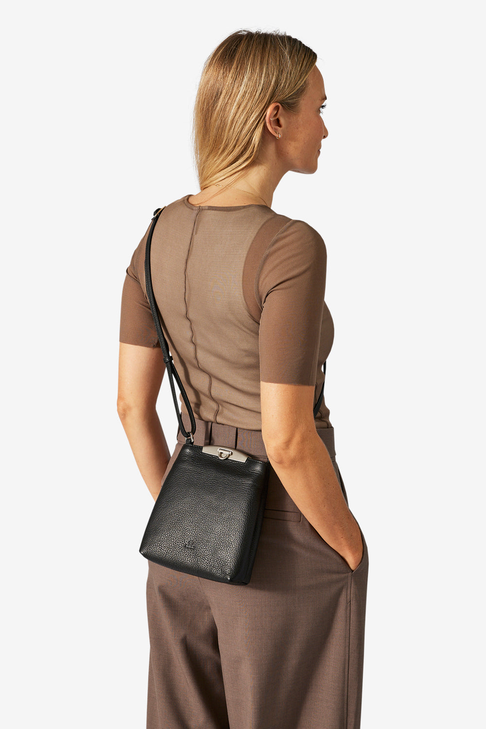 Crossbody | Skinn | Regulerbar langreim | Sort | 188992 Cormorano Vilma