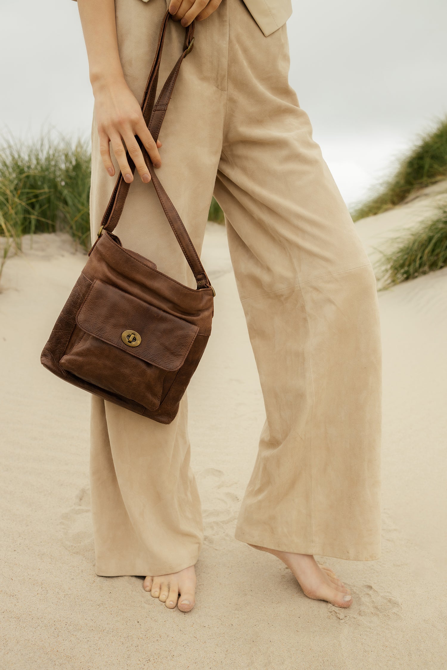 Crossbody | Skinn | Regulerbar Skulderstropp | Wodsmoke | Kay Urban