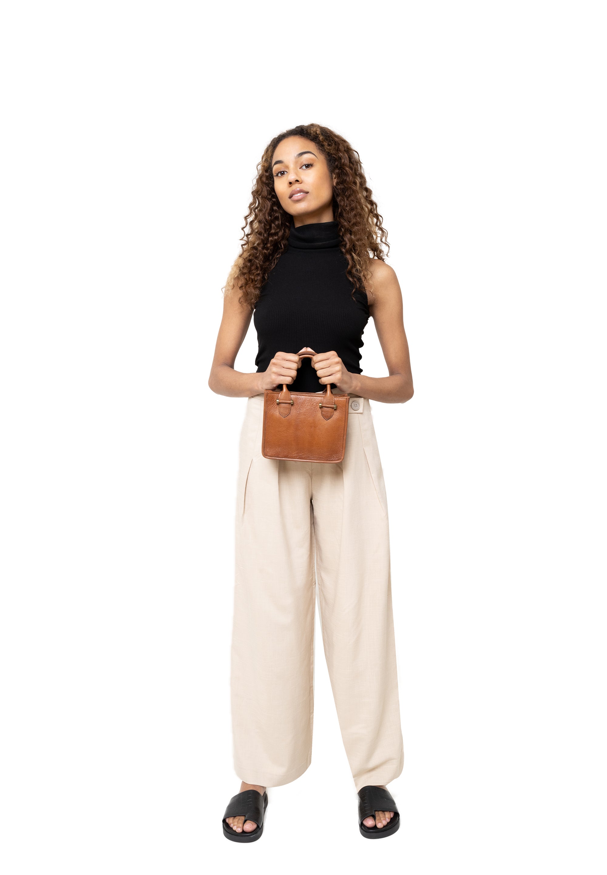 Dina Small Walnut