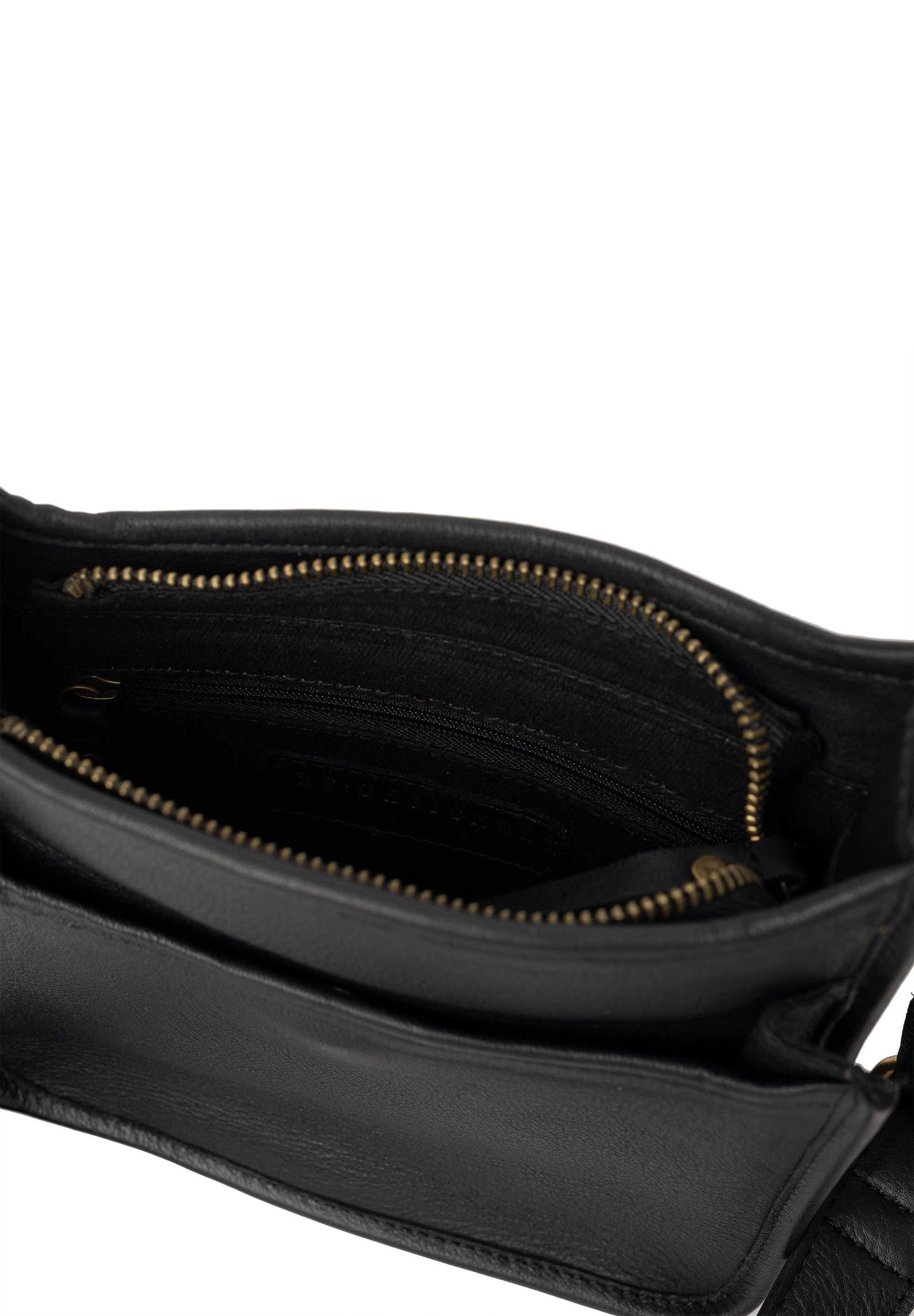 Felia Small Bag fra Re:Designed By Dixie i fargen Sort, vist åpen