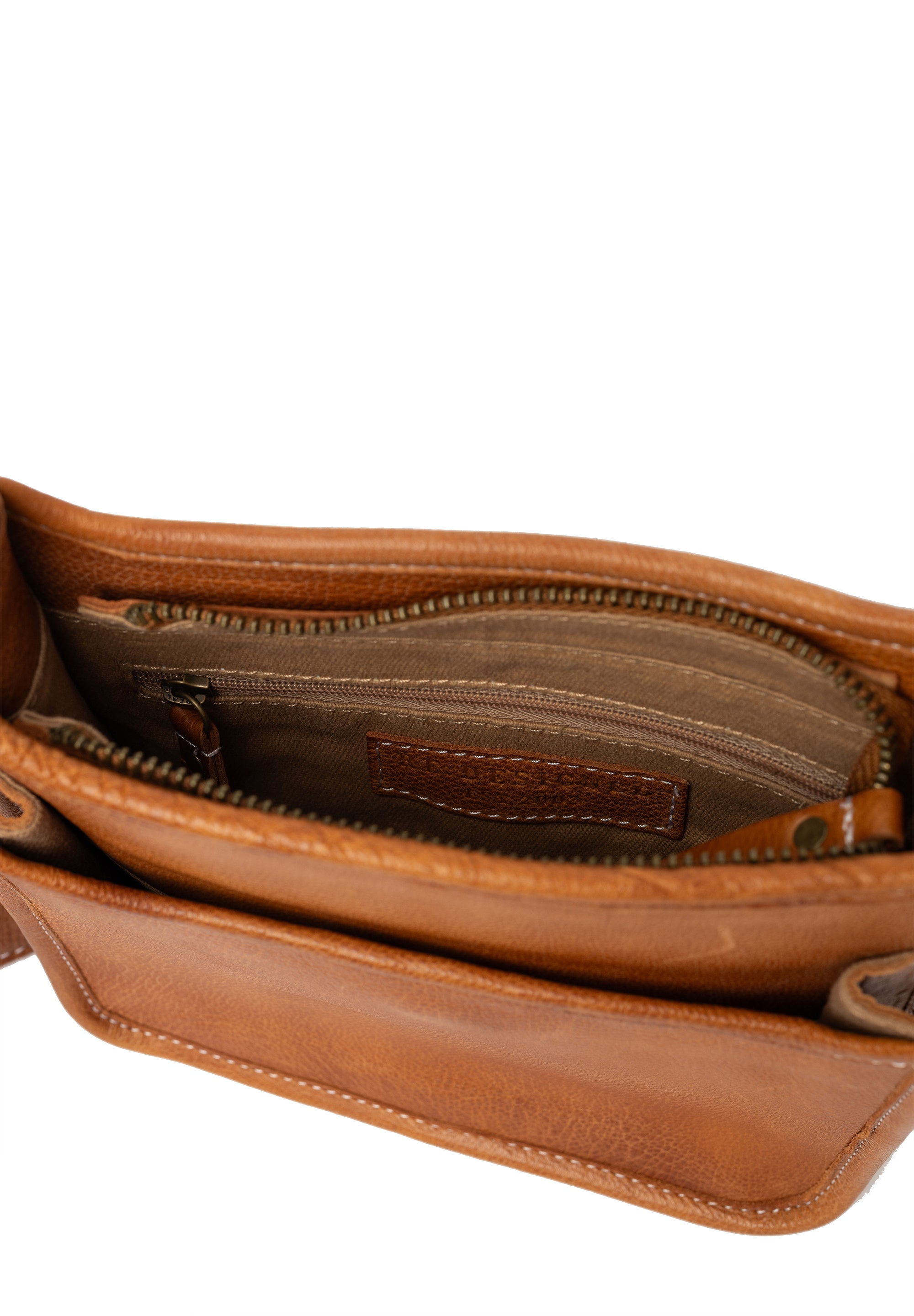 Felia Small Bag fra Re:Designed By Dixie i fargen Burned Tan, vist åpen