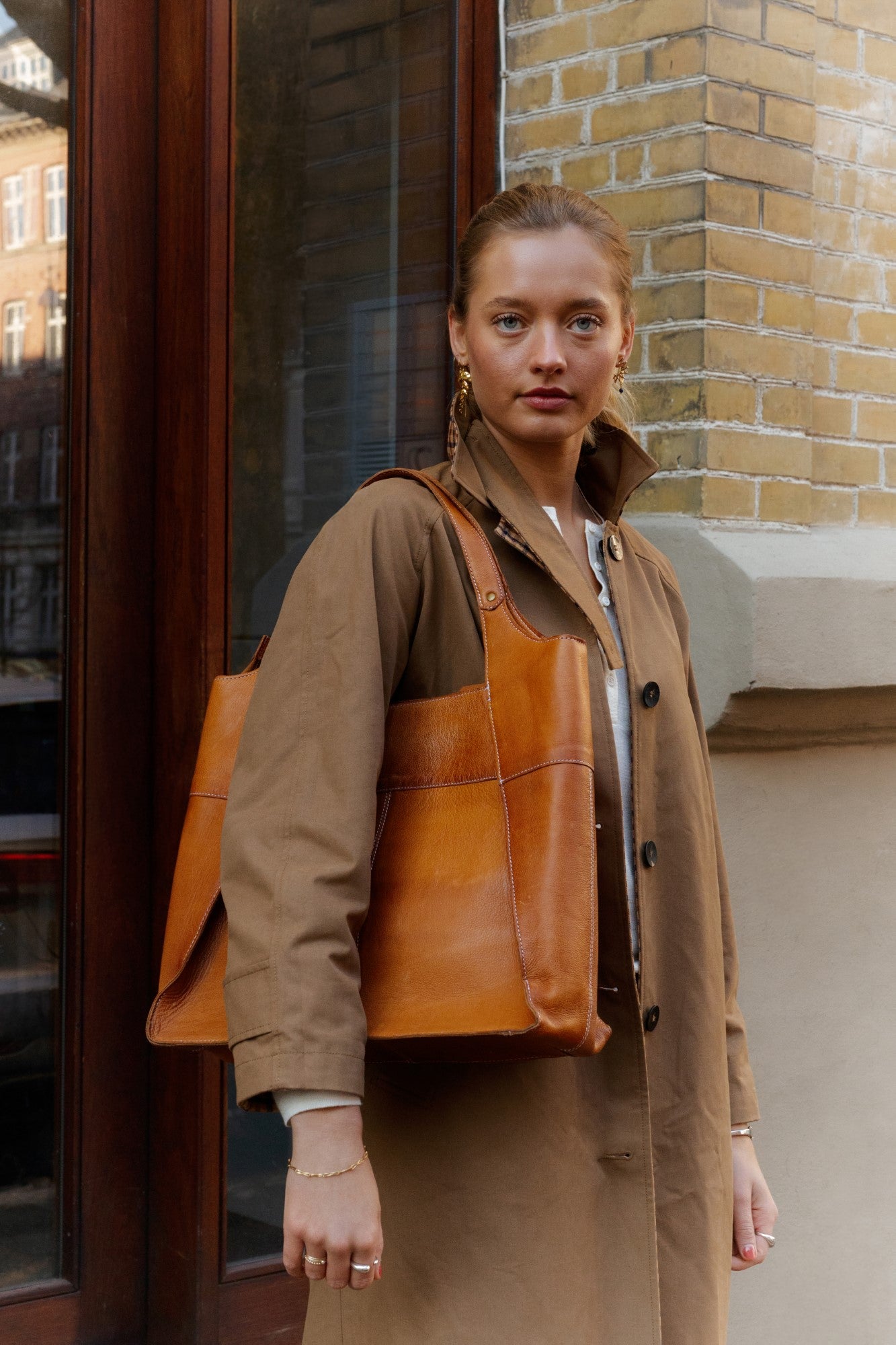 Stor skinnveske | Burned Tan | Romslig Hovedrom | Jona Big