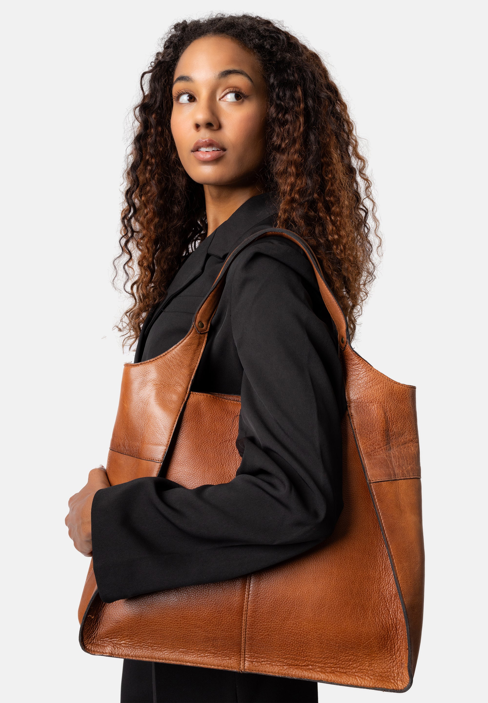 Stor skinnveske | Walnut | Romslig Hovedrom | Jona Big