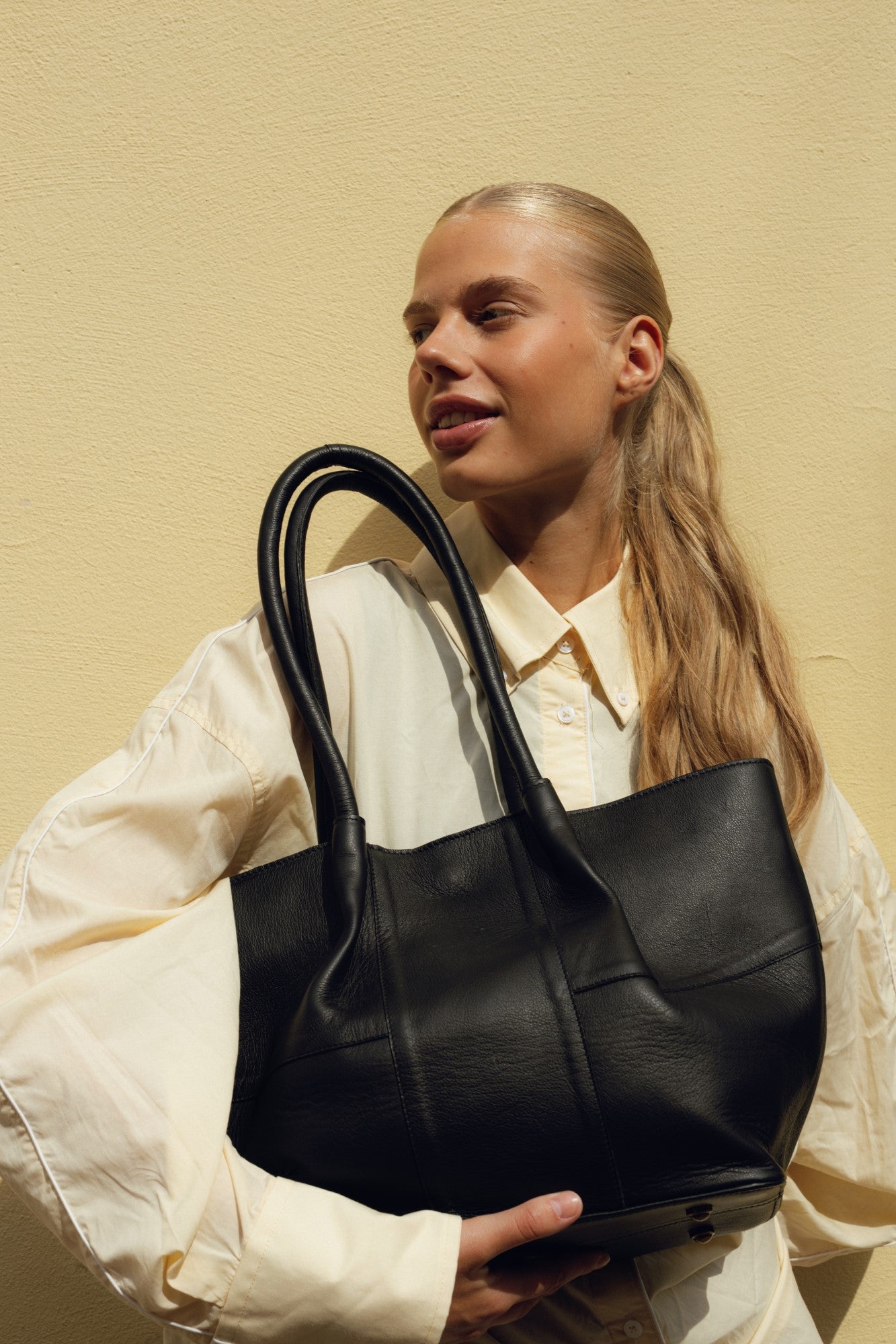 Skulderveske | Romslig | Magnetknapp | Sort | 6551 Mane Small