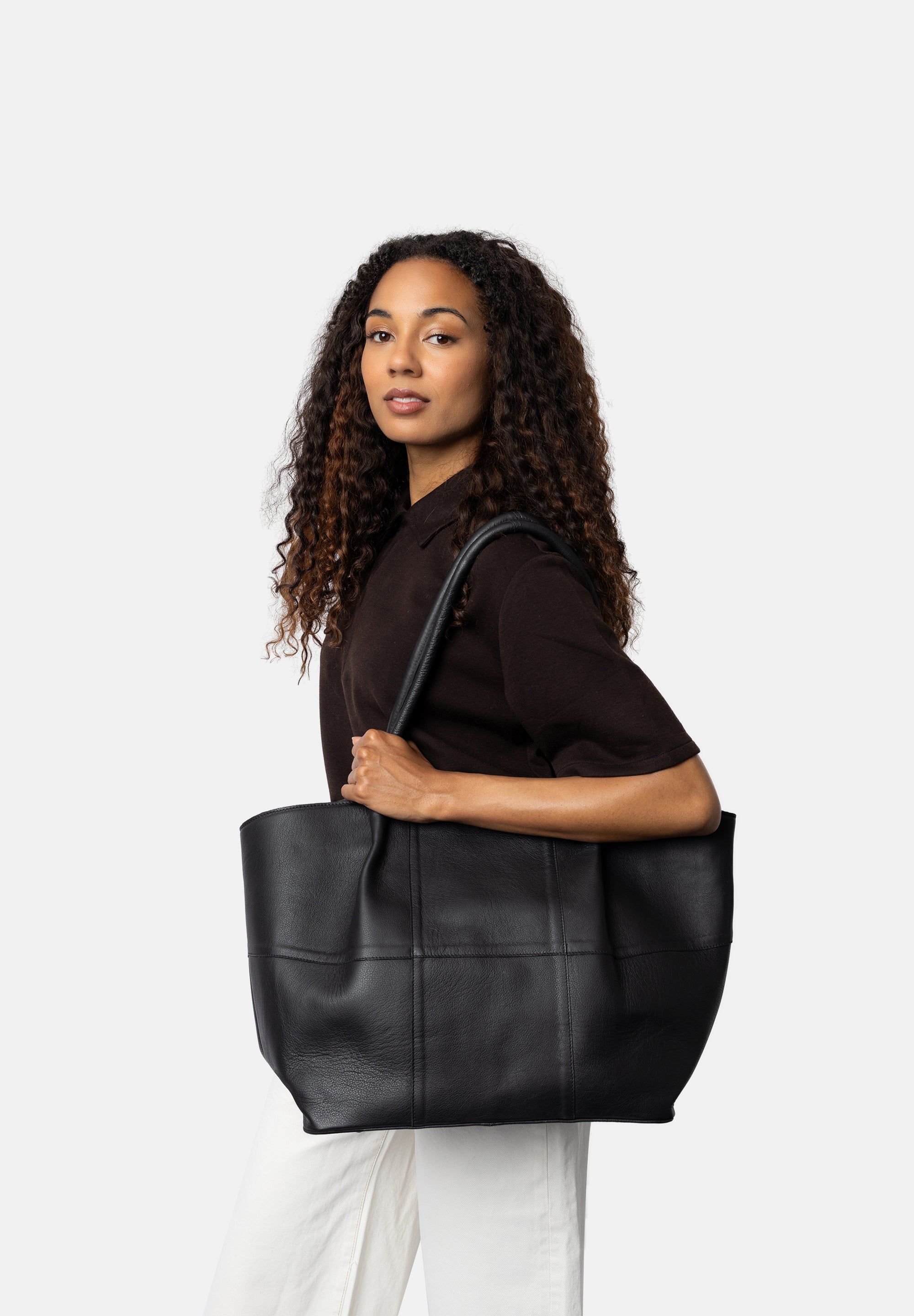 Skulderveske | Romslig | Magnetknapp | Sort | 6552 Mane Big