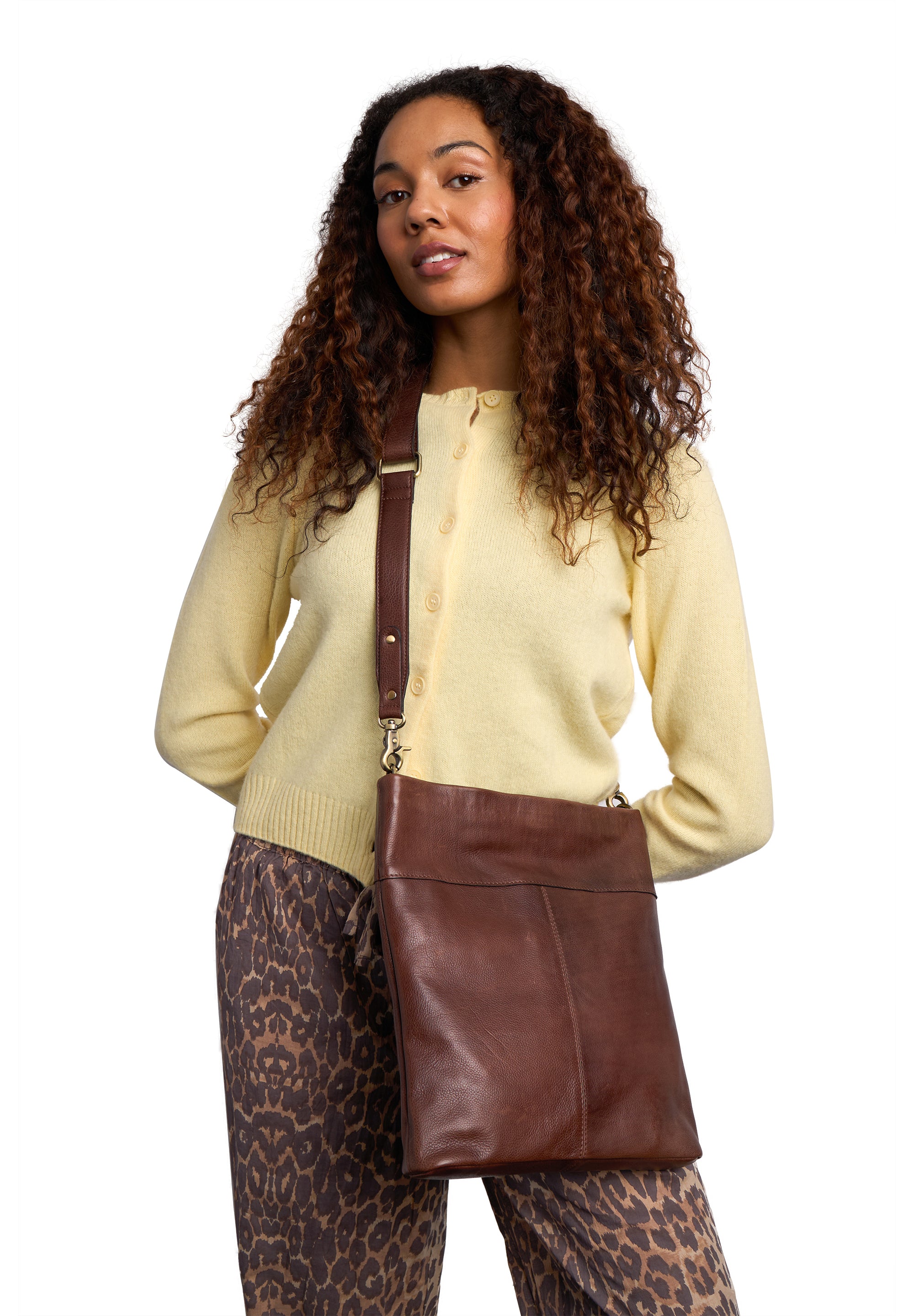 Crossbody veske | Skinn | Justerbar langreim | Woodsmoke | 6644 Olea Big