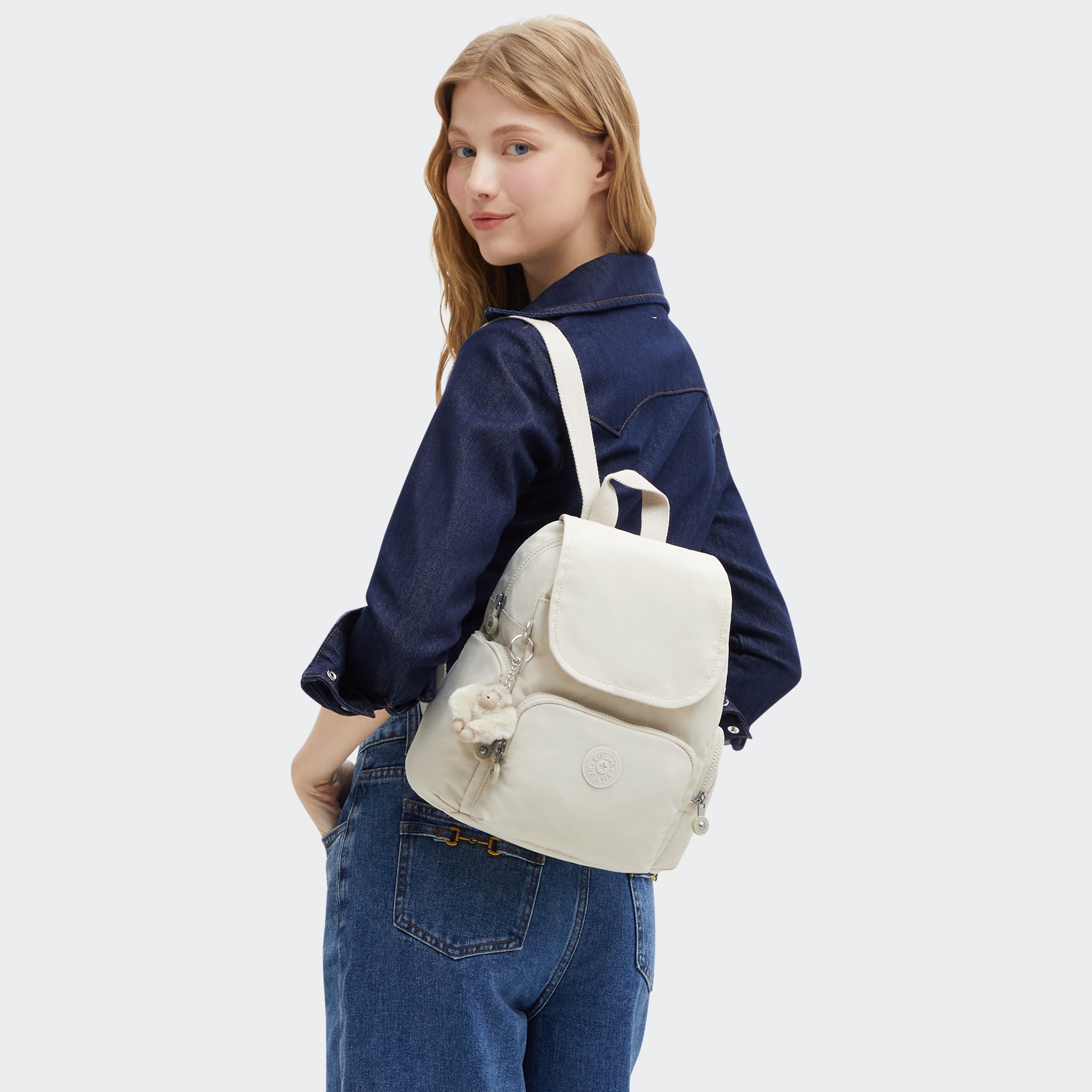 Ryggsekk | Beige | Vannavisende materiale | CITY ZIP MINI