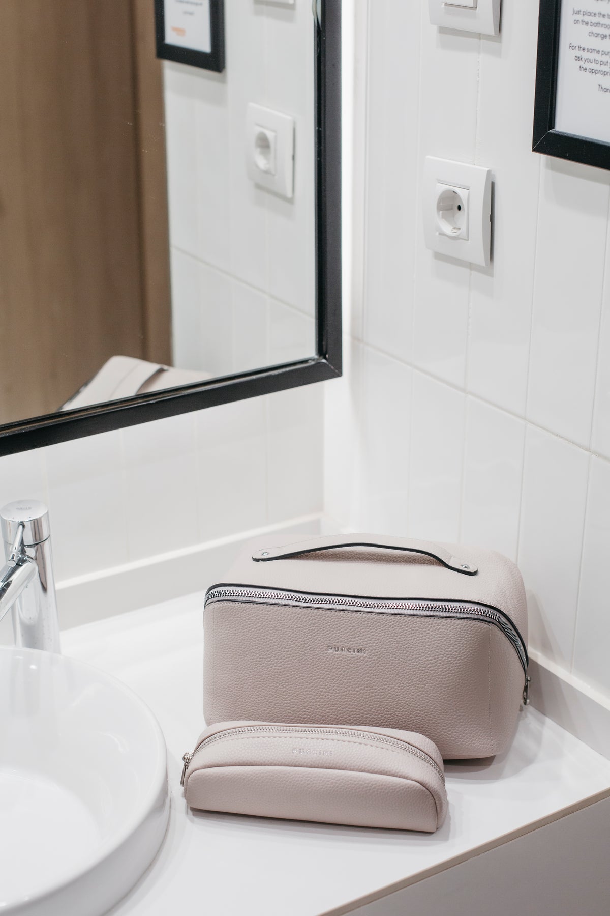 Anna Toalettmappe – Beige, Romslig