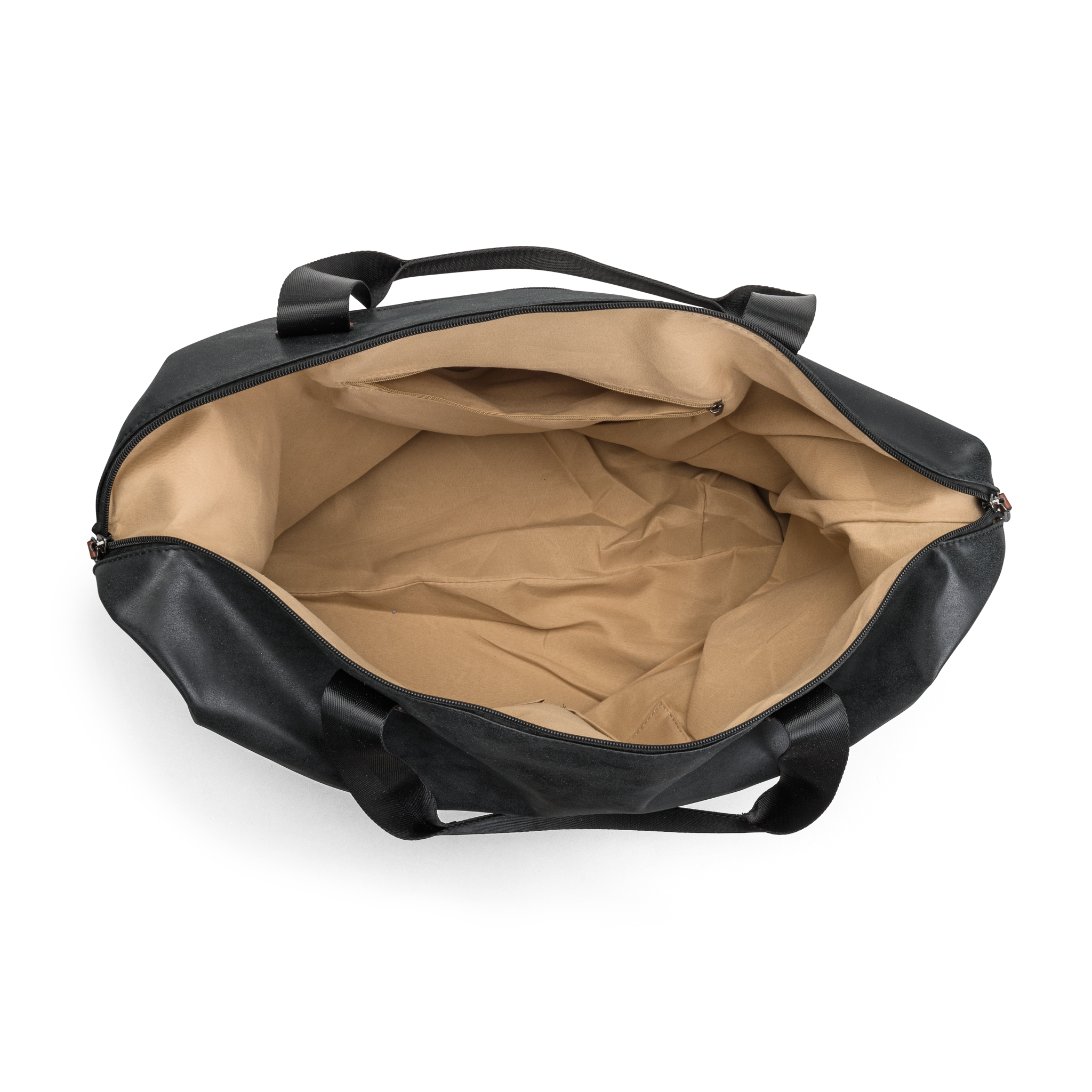 Sort weekend bag i imiitert skinn med brune detaljer fra Lycke Oslo, modell Kris, der innsiden vises.