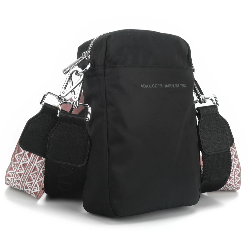 Skulderveske | Liten | Sort | Nylon | To Avtagbar skulderreim | Novara Annalisa Magenta
