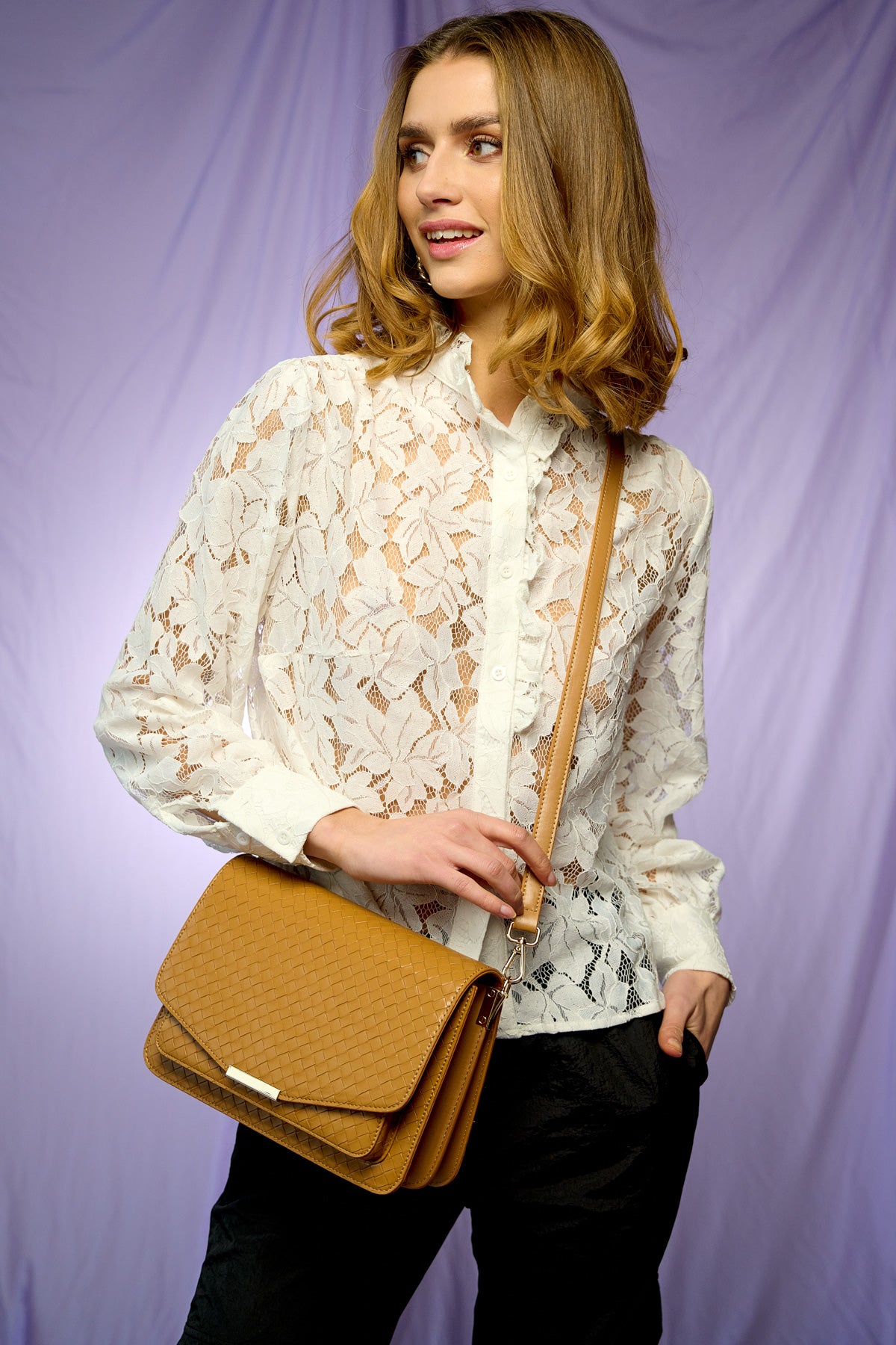 Crossover veske | To reime | Justerbar skulderstropp | Brun | Medium | Blanca braided