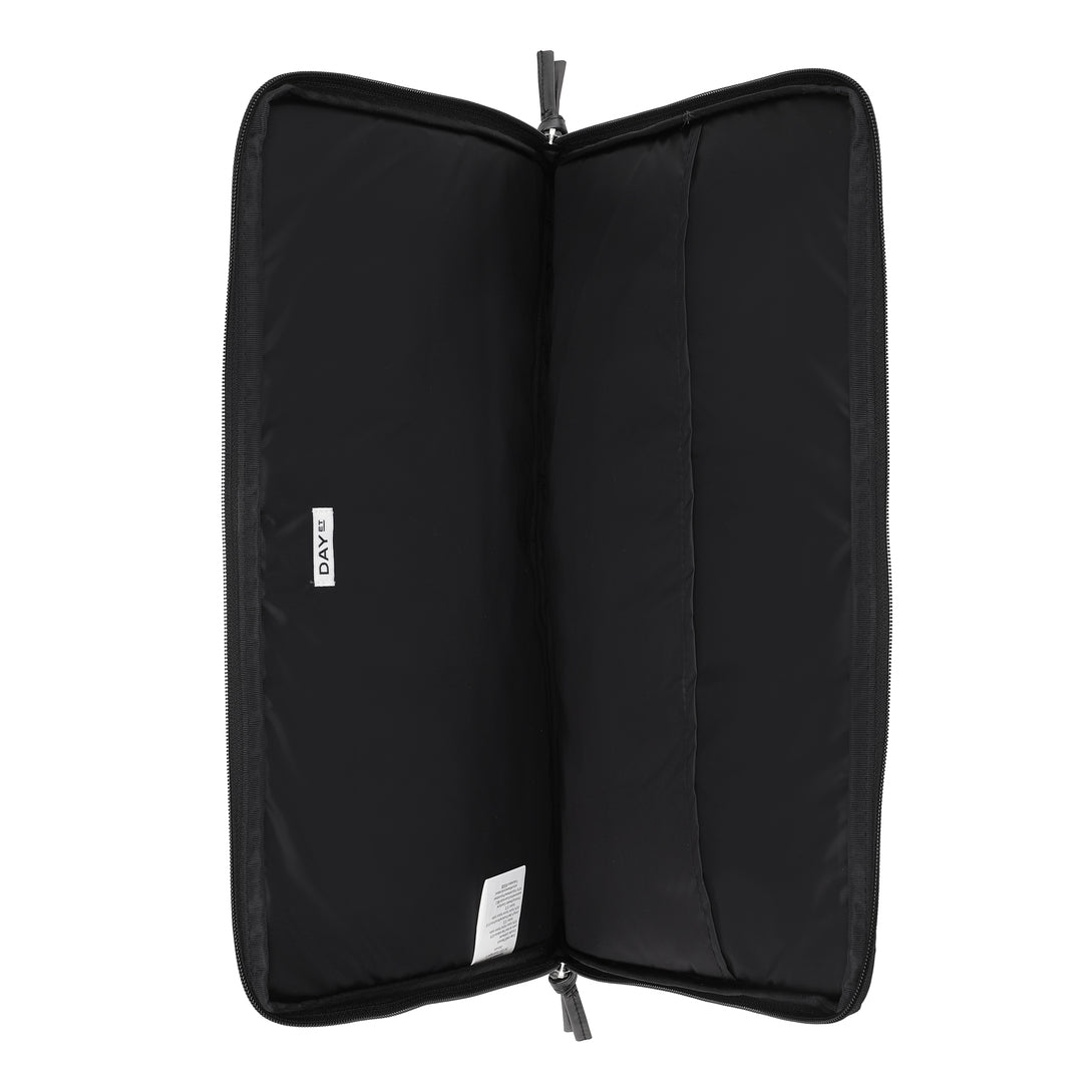 Day Gweneth Folder15 Black