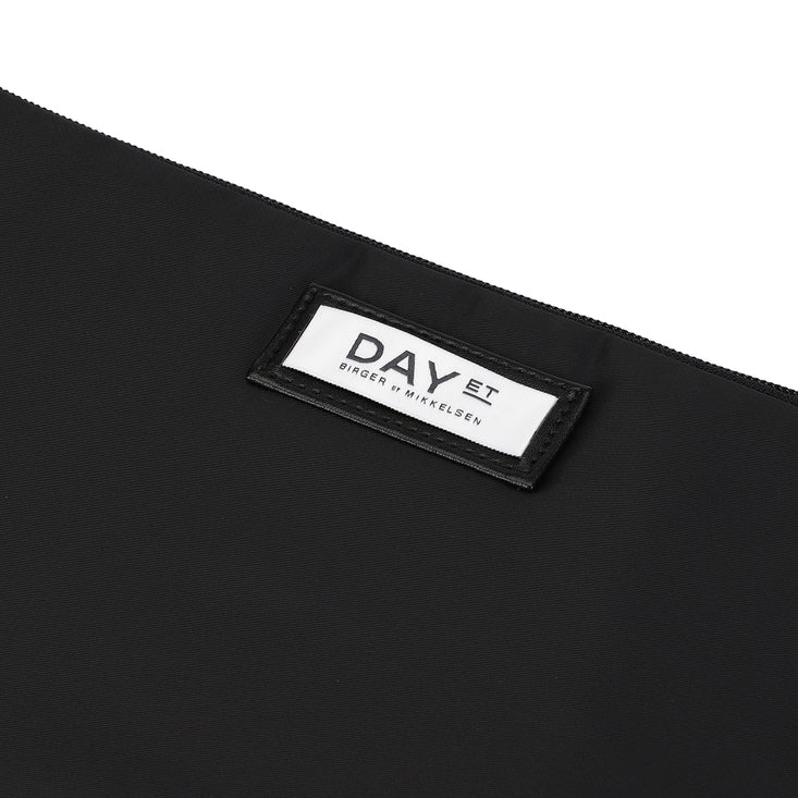 Day Gweneth Folder15 Black