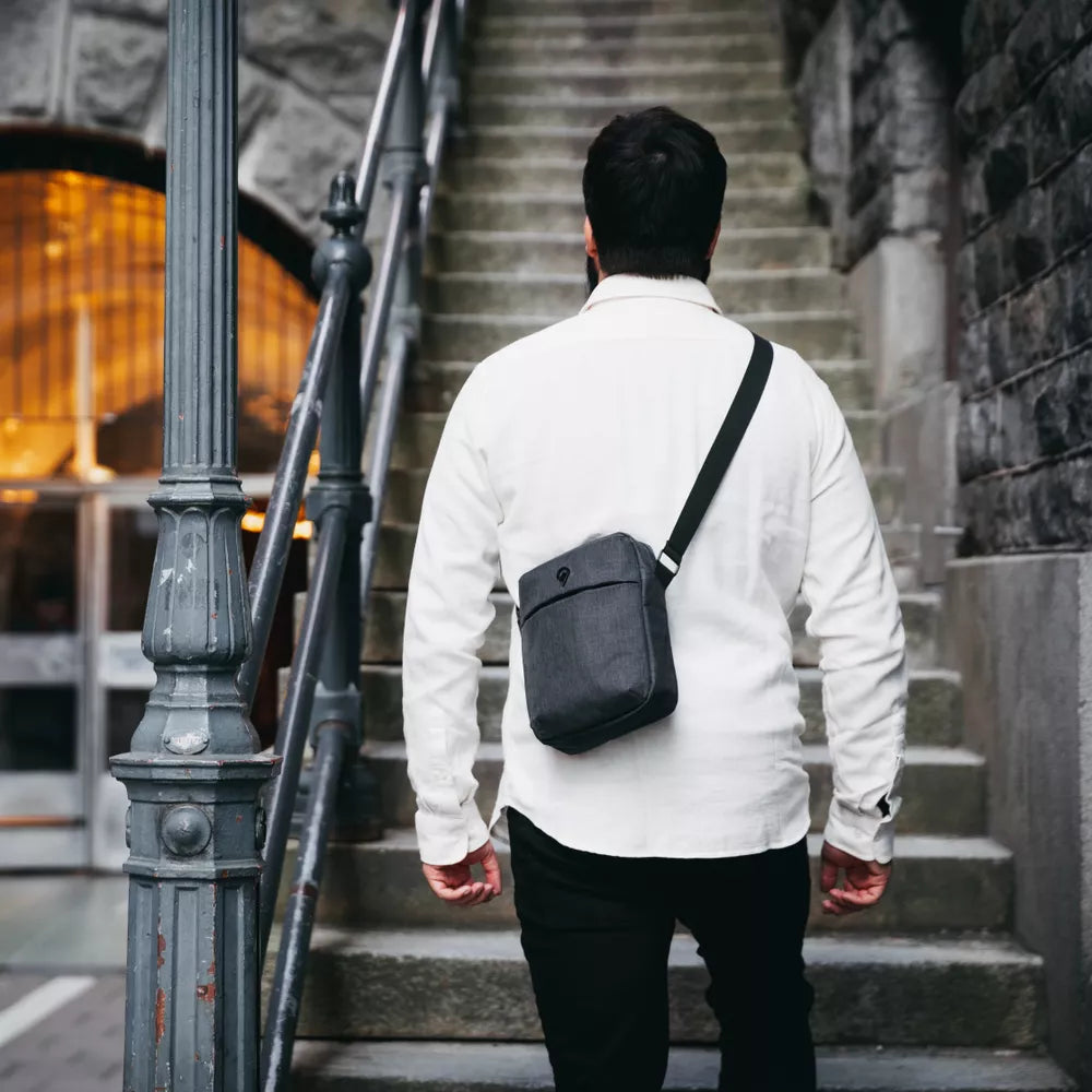 Crossbody veske | Sort| Vannavisende | FLIGHT  7120043