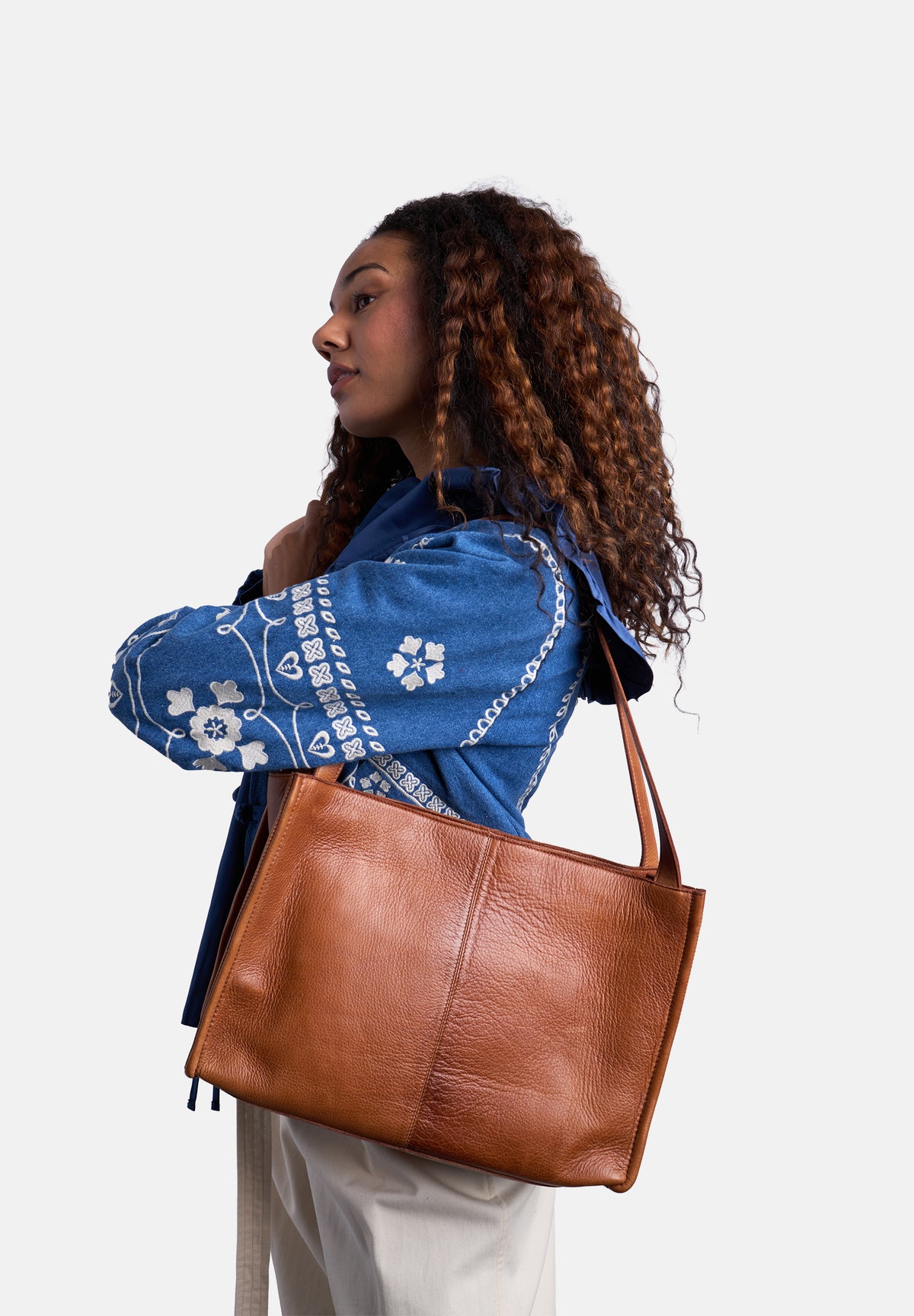 Aro Small skulderveske, Walnut