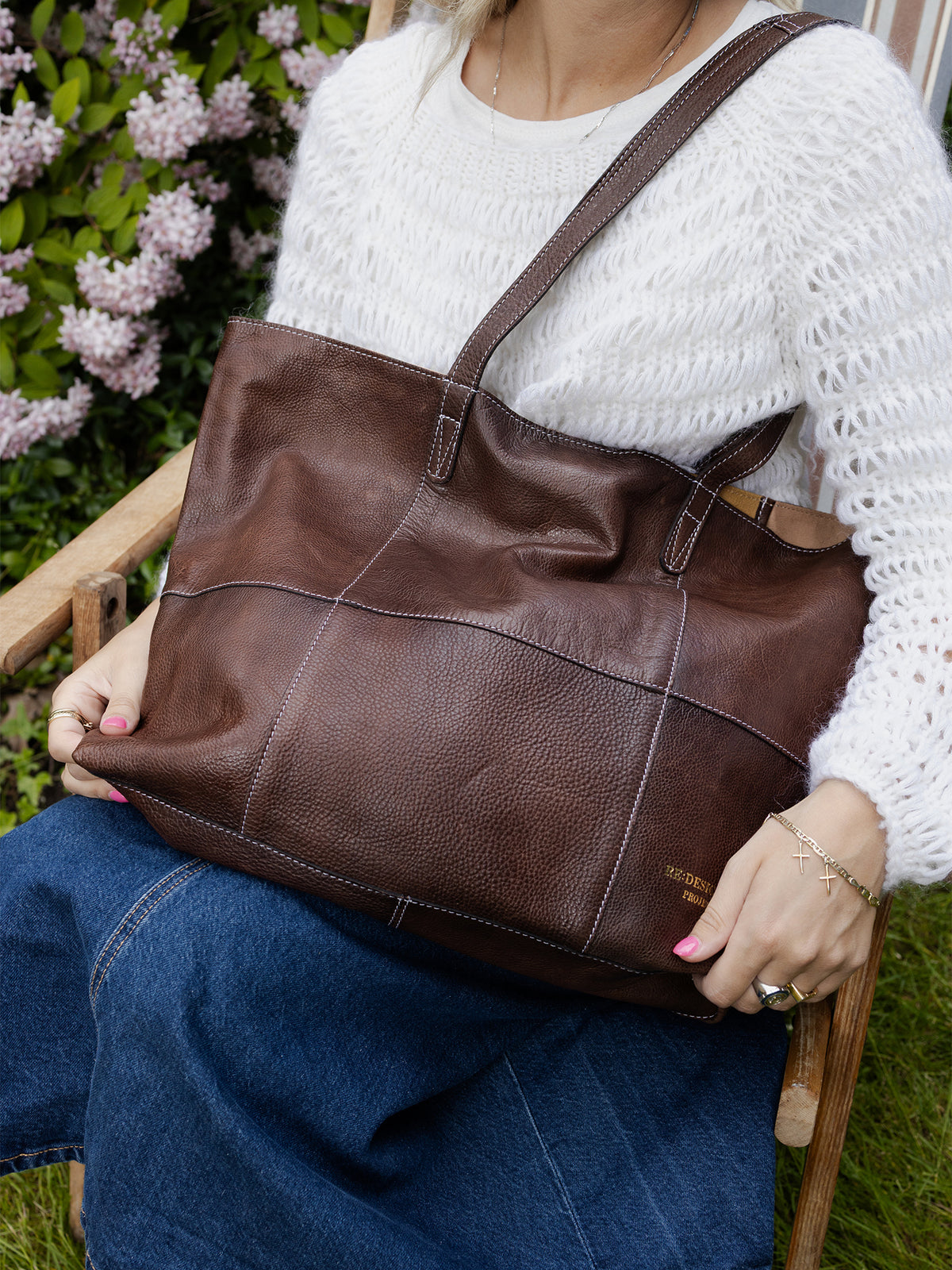 Project 19 shopperveske i skinn, Woodsmoke