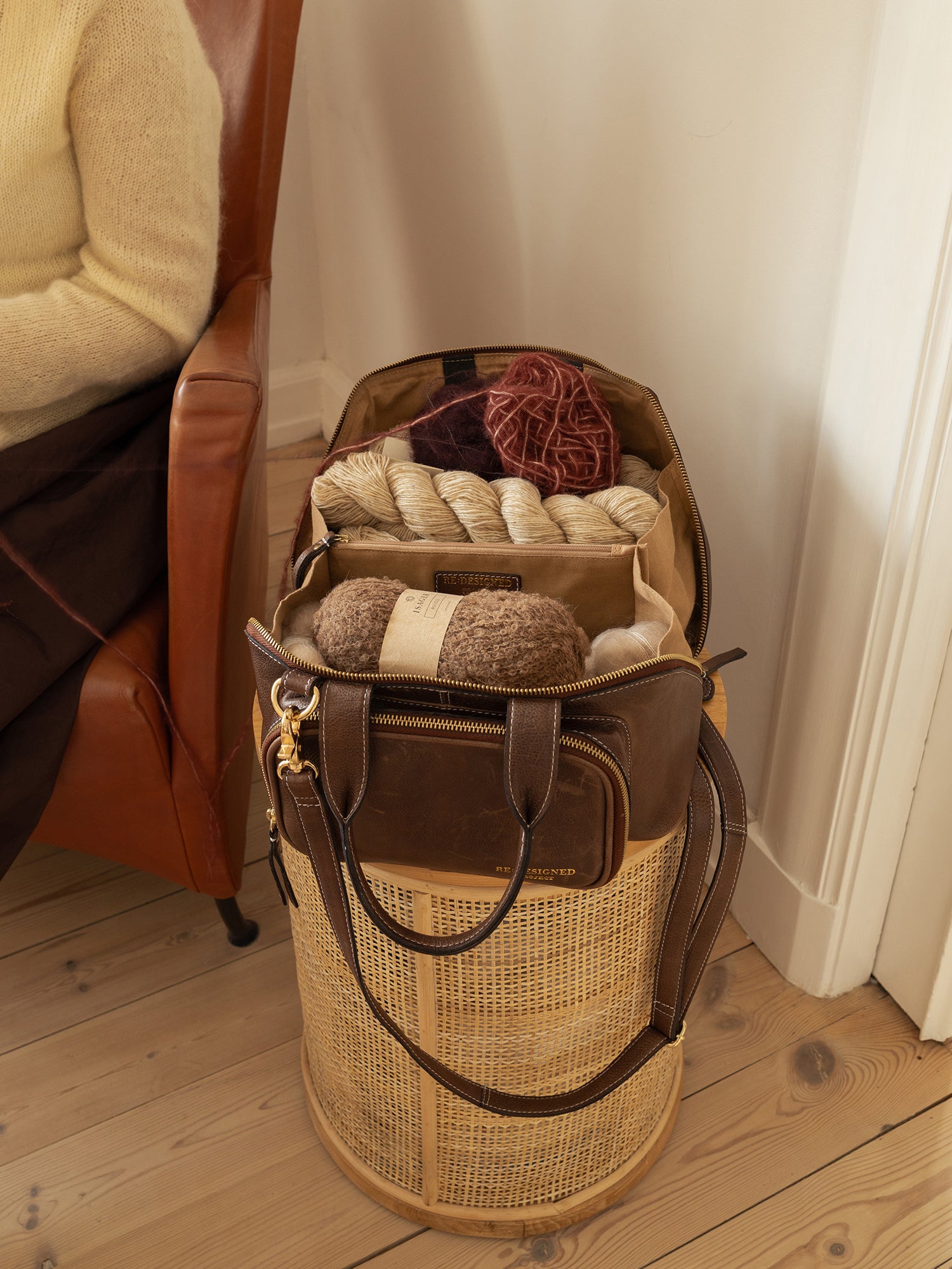 Strikkeoppbevaring | Strikkeveske | Skinn | Woodsmoke | Project 39