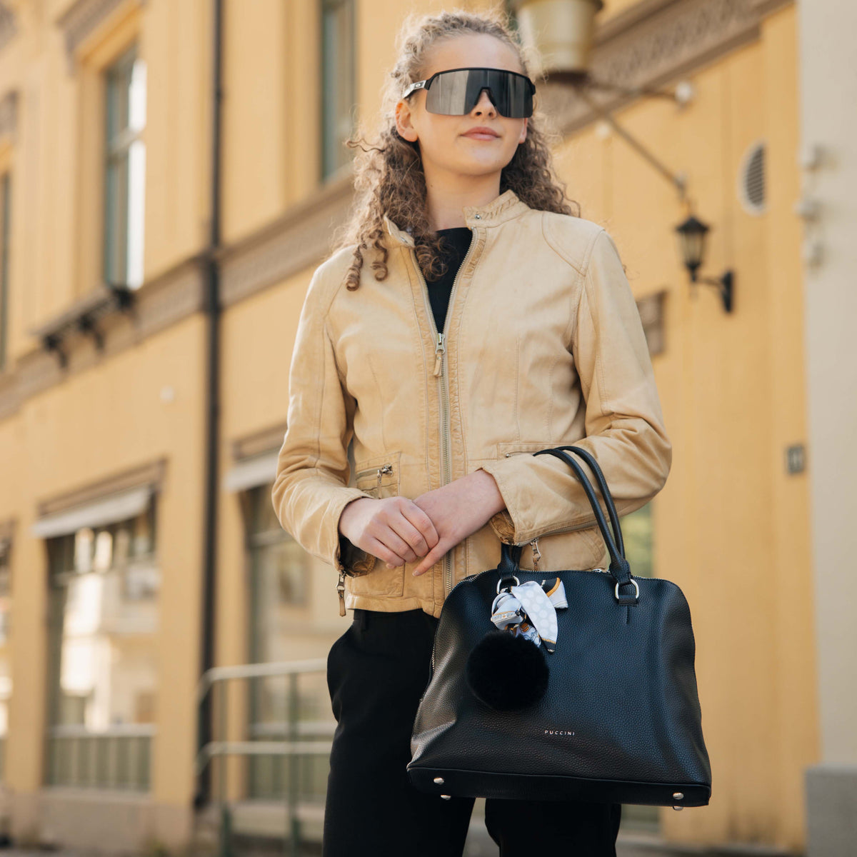 Anna håndveske med langreim, Sort